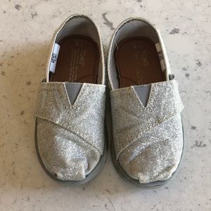 Glitter silver Toms Velcro toddler size 6